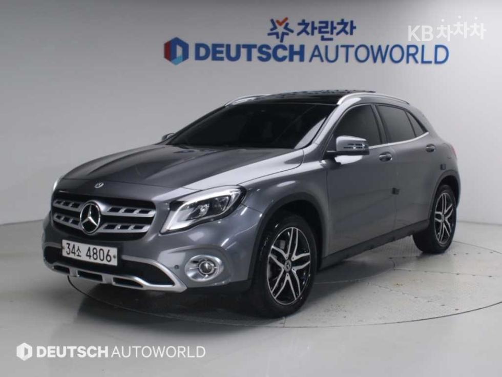 Mercedes-Benz GLA-Class BASE MODEL — фото 1