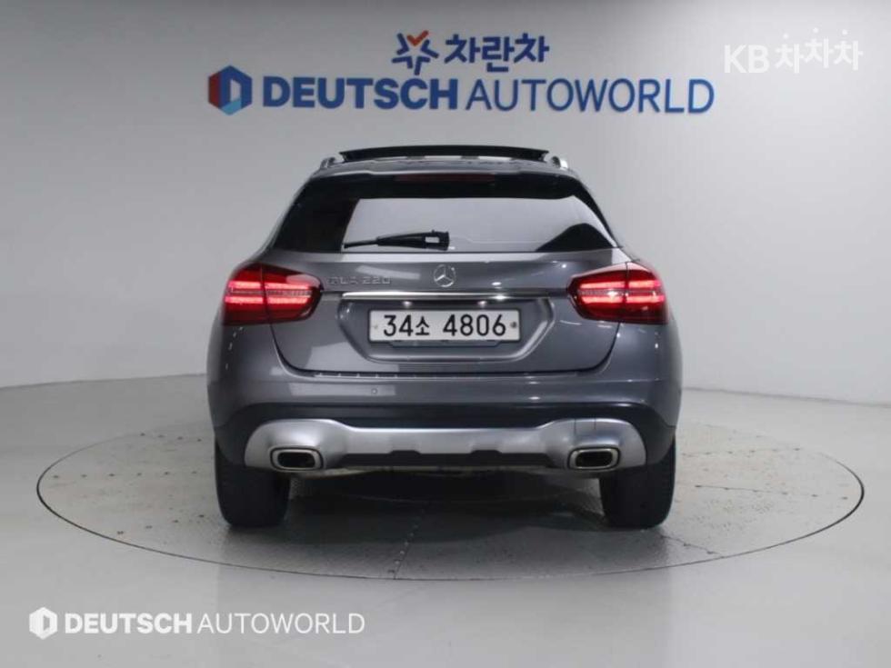 Mercedes-Benz GLA-Class BASE MODEL — фото 4