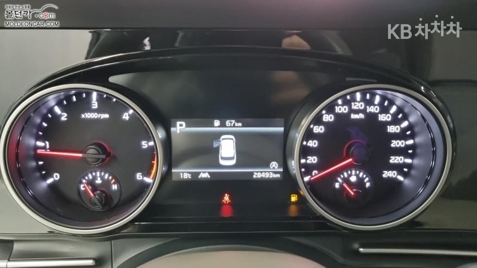 Kia Carnival — miniaturë 5