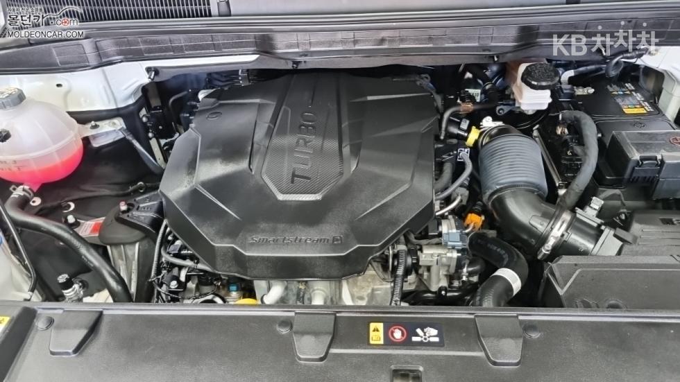 Kia Carnival — miniaturë 8