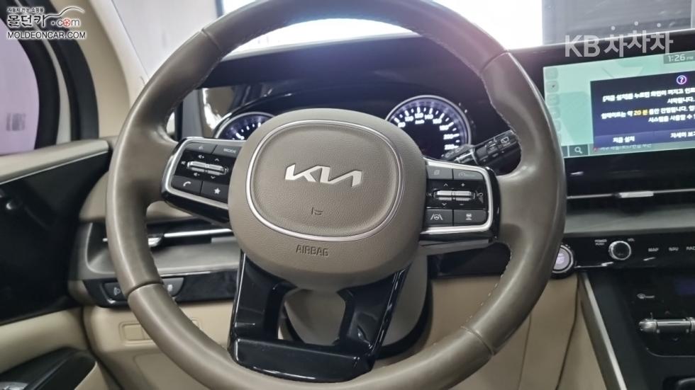 Kia Carnival — miniaturë 11