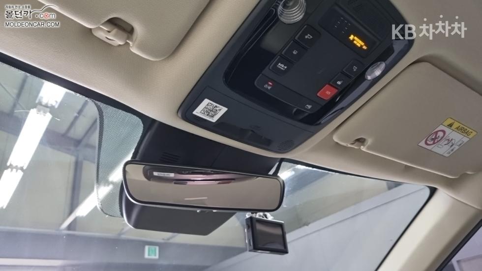 Kia Carnival — miniaturë 15