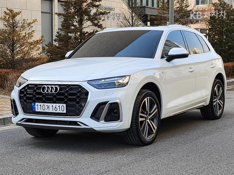 Audi Q5 Premium — фото 1