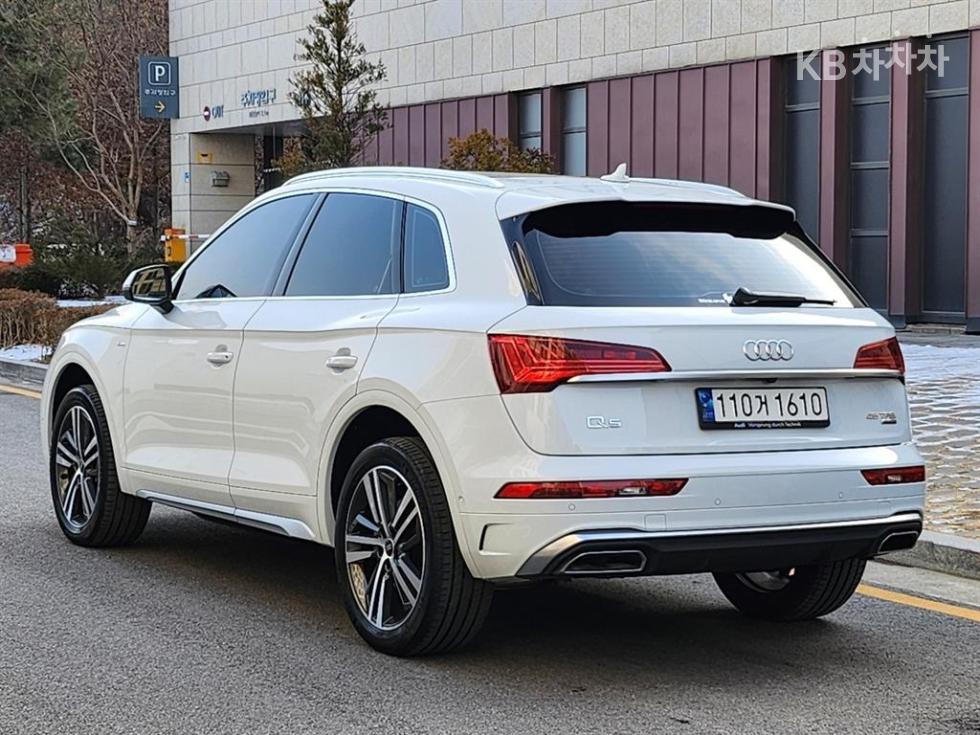 Audi Q5 Premium — фото 4