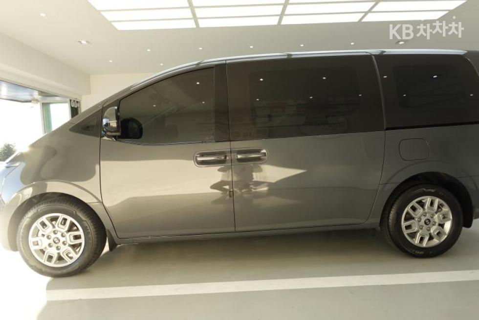Hyundai Staria — miniaturë 4