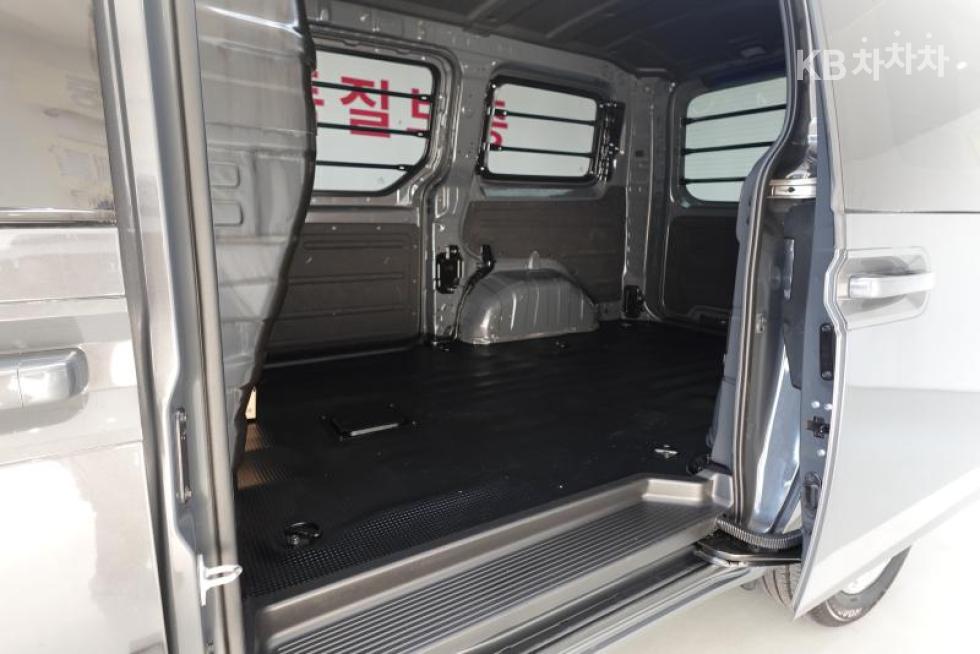 Hyundai Staria — miniaturë 11