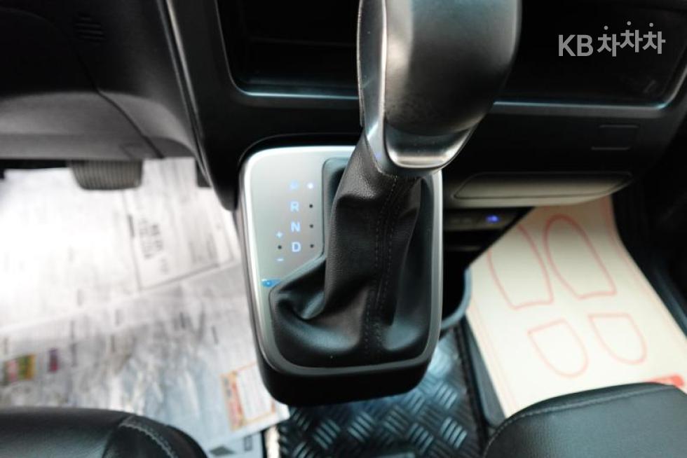 Hyundai Staria — miniaturë 14