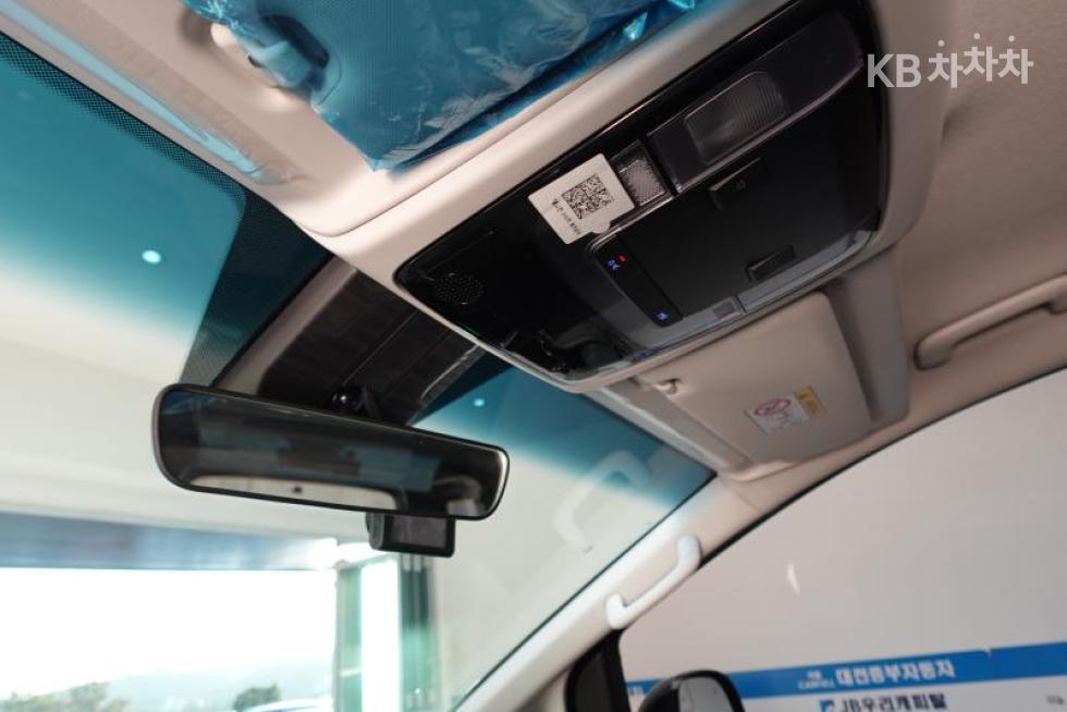 Hyundai Staria — miniaturë 18