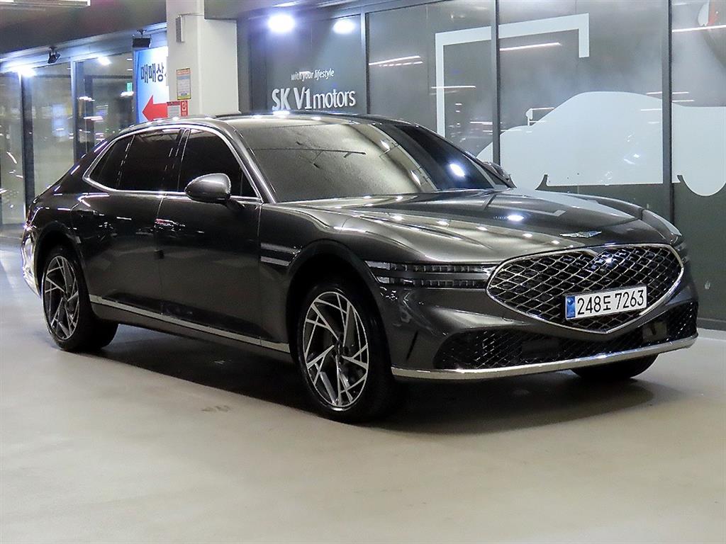 Genesis G90 BASE MODEL — фото 1
