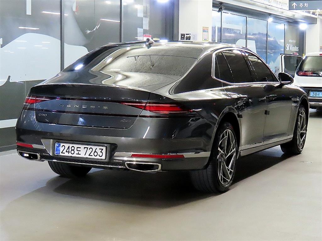 Genesis G90 BASE MODEL — фото 4