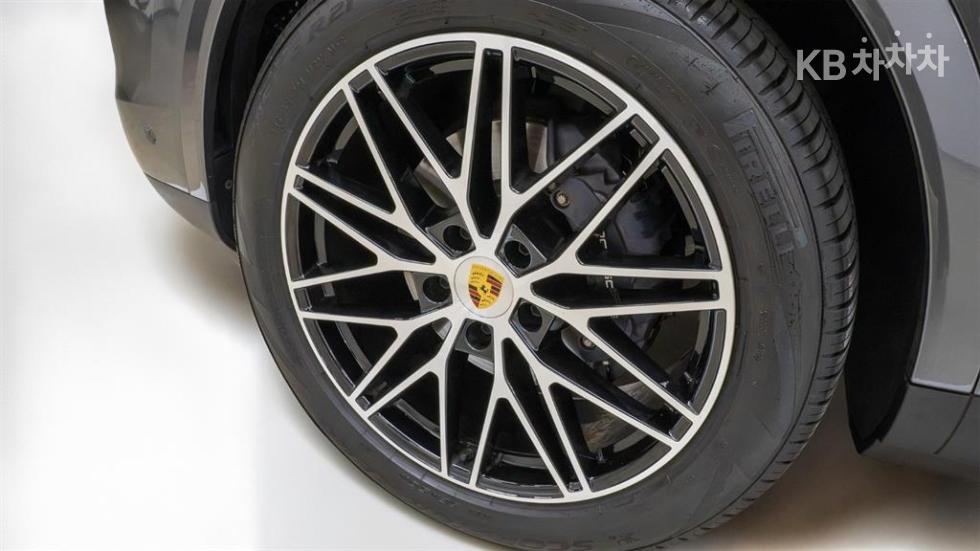 Porsche Cayenne — miniaturë 7