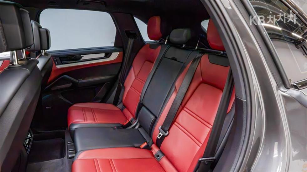 Porsche Cayenne — miniaturë 12