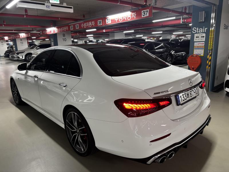Mercedes-Benz E-Class BASE MODEL — фото 4