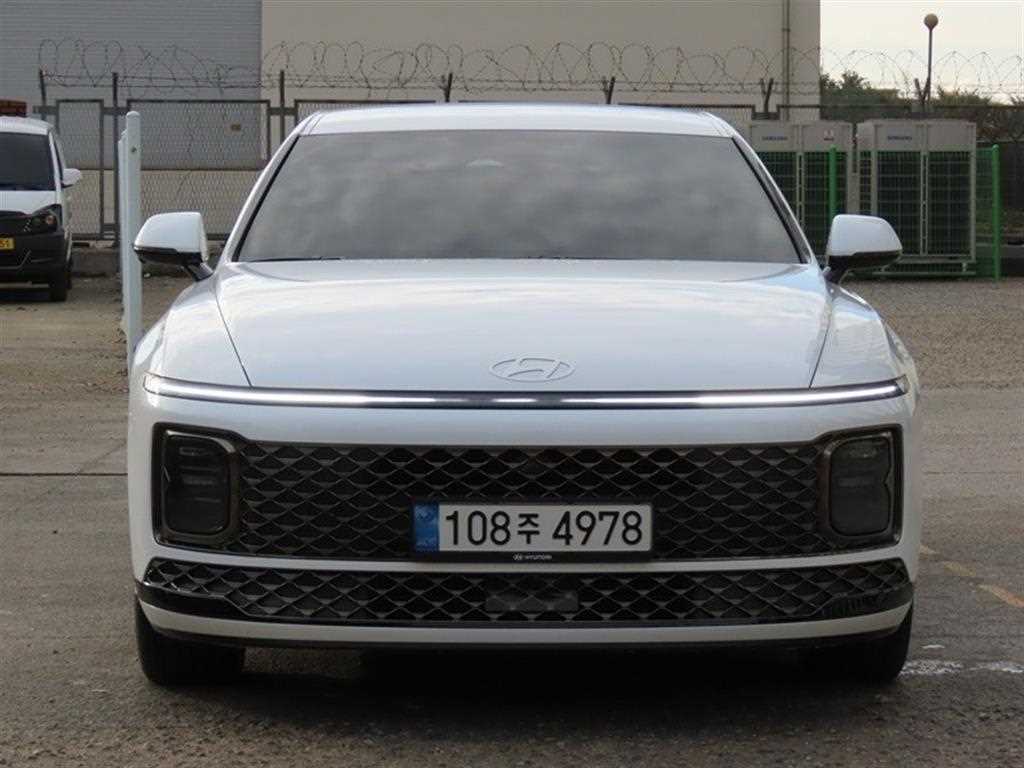 Hyundai Grandeur Calligraphy Black Exterior — фото 1
