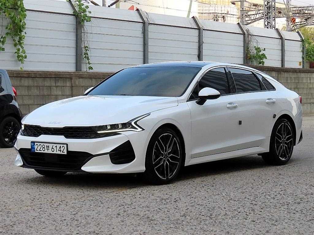 Kia K5 SIGNATURE — фото 2