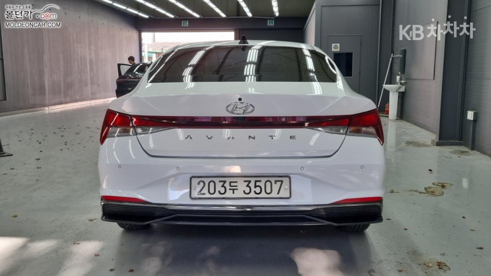 Hyundai Avante — фото 4