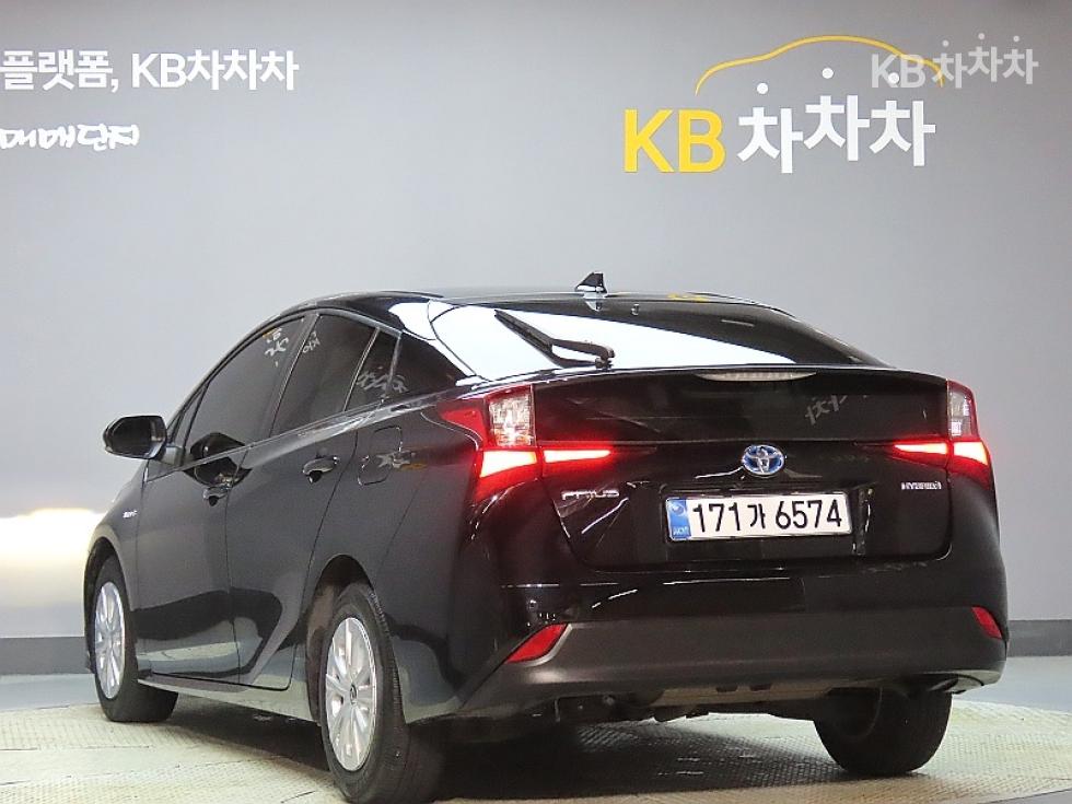 Toyota Prius BASE MODEL — фото 4