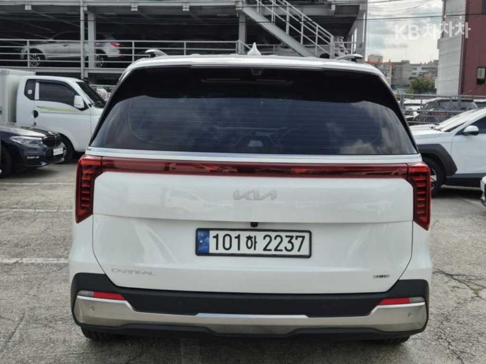 Kia Carnival SIGNATURE — фото 4