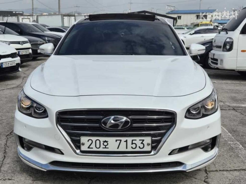 Hyundai Grandeur BASE MODEL — фото 1