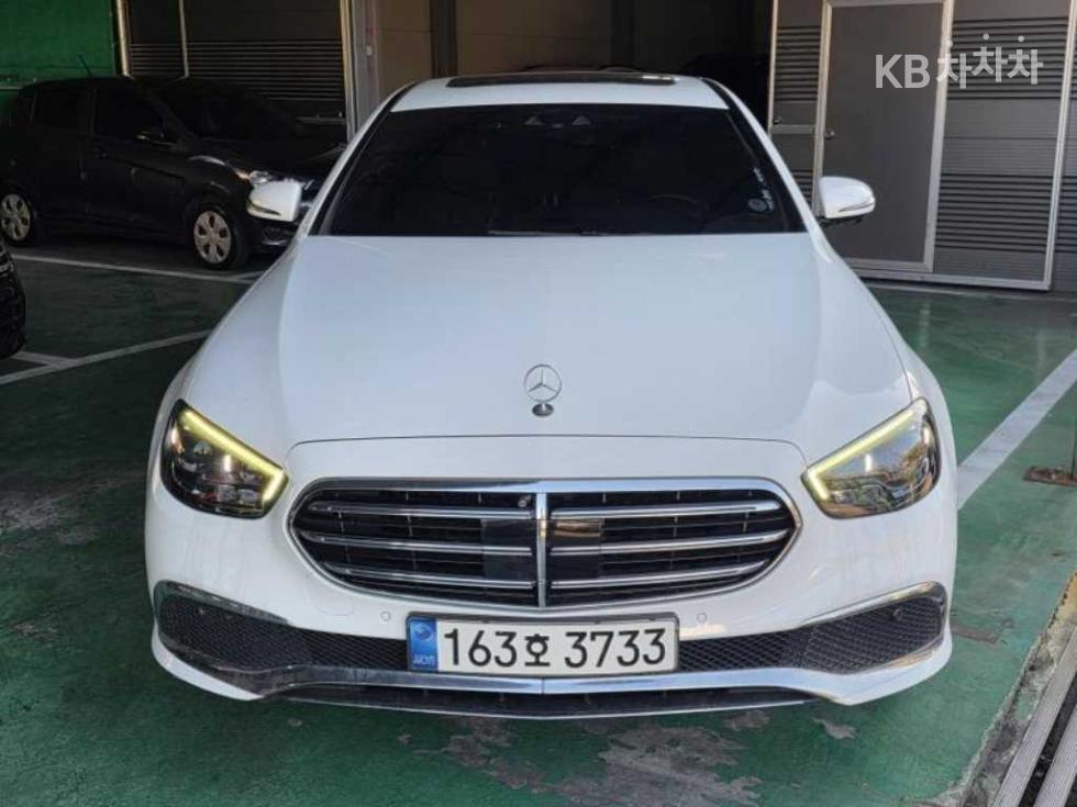 Mercedes-Benz E-Class Exclusive — фото 1