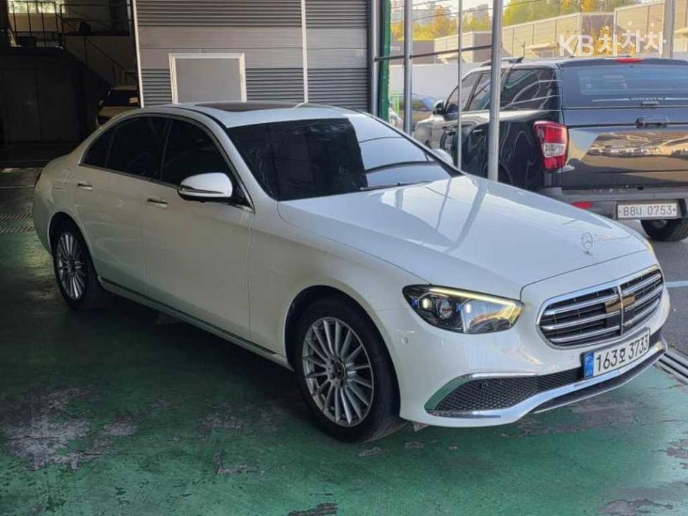Mercedes-Benz E-Class Exclusive — фото 2