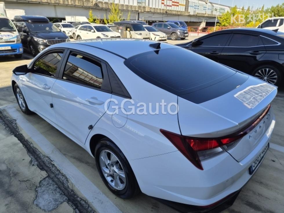 Hyundai Avante — фото 4