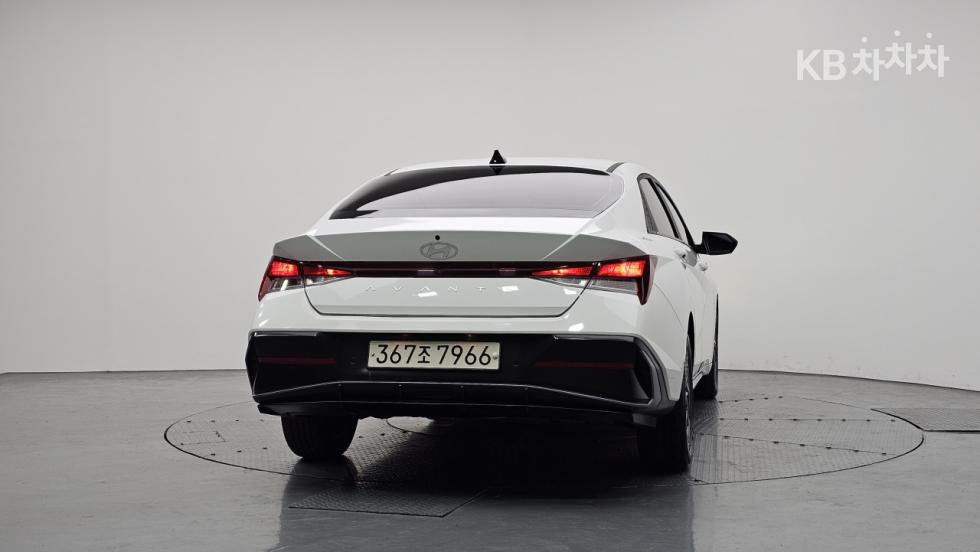Hyundai Avante — фото 4