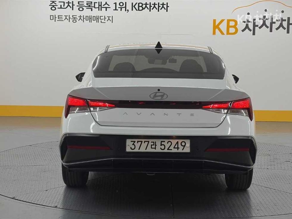 Hyundai Avante — фото 3