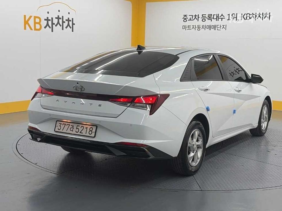 Hyundai Avante — фото 4