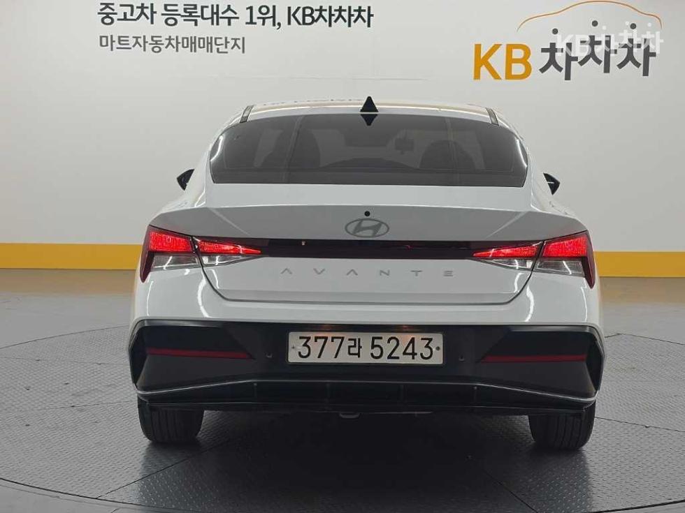 Hyundai Avante — фото 3