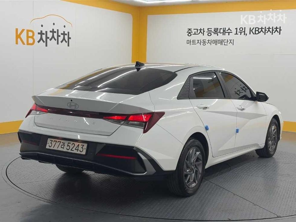 Hyundai Avante — фото 4