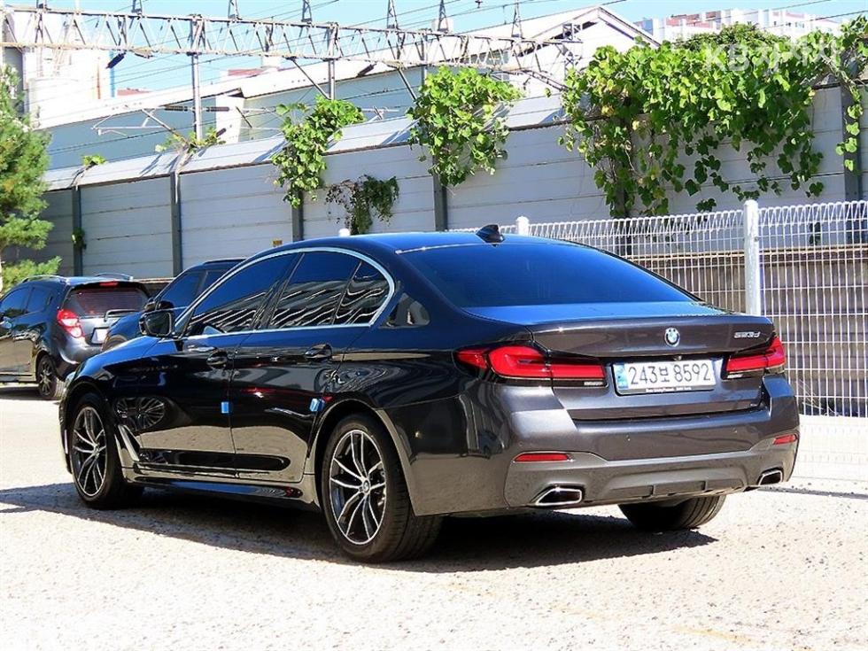 BMW 5 Series M Sport — фото 3
