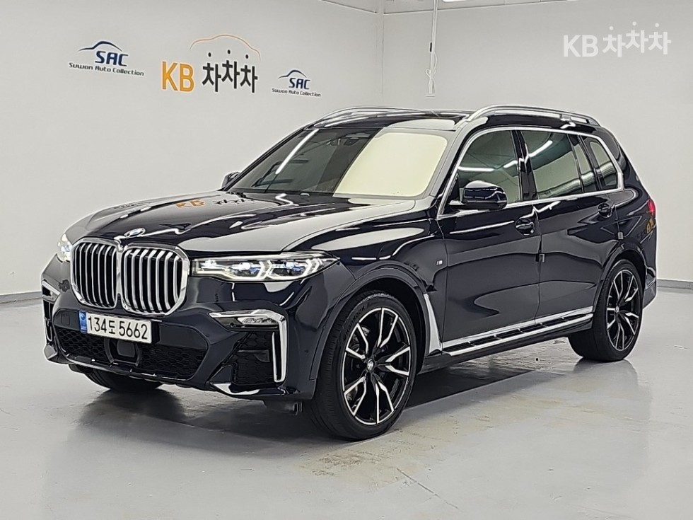 BMW X7 M Sport — фото 1