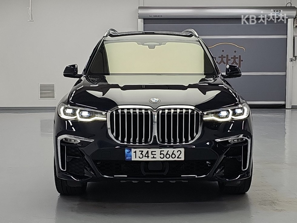 BMW X7 M Sport — фото 2