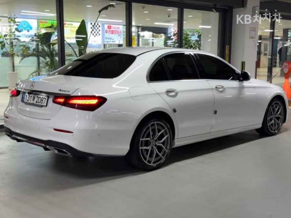 Mercedes-Benz E-Class AMG Line — фото 4