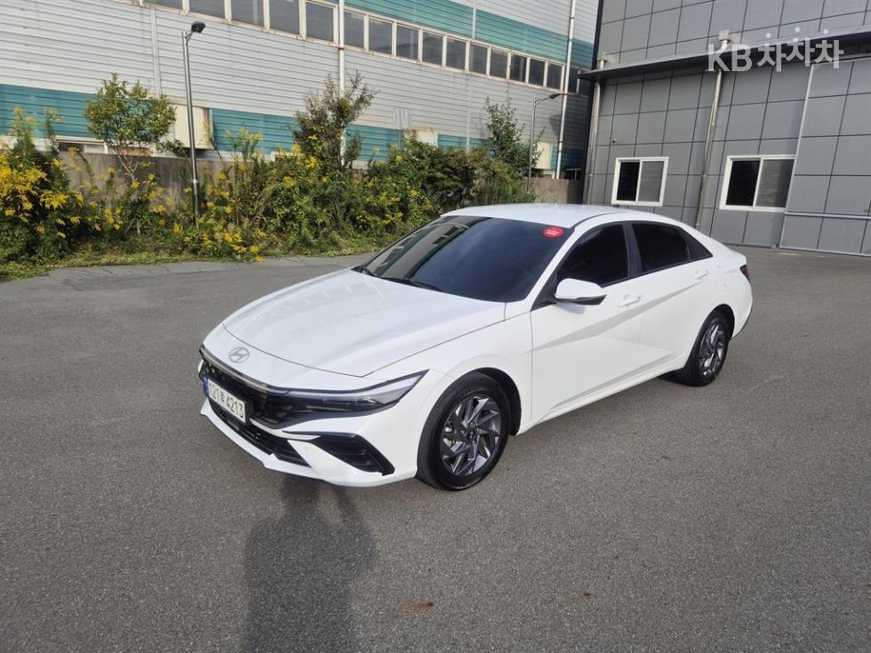 Hyundai Avante — фото 2