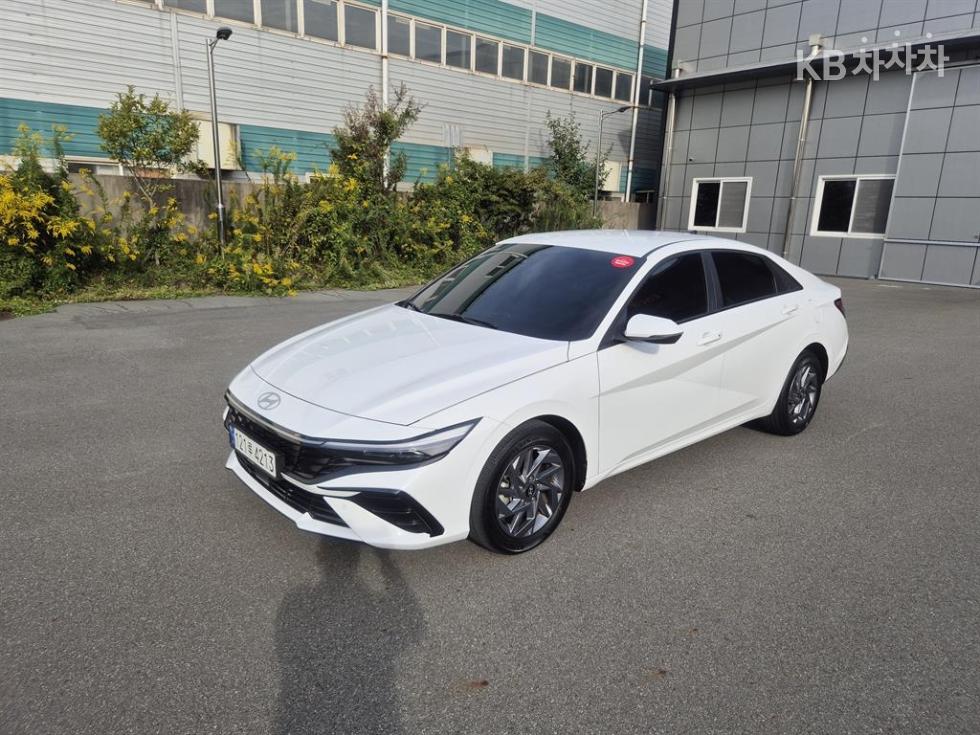 Hyundai Avante — фото 3