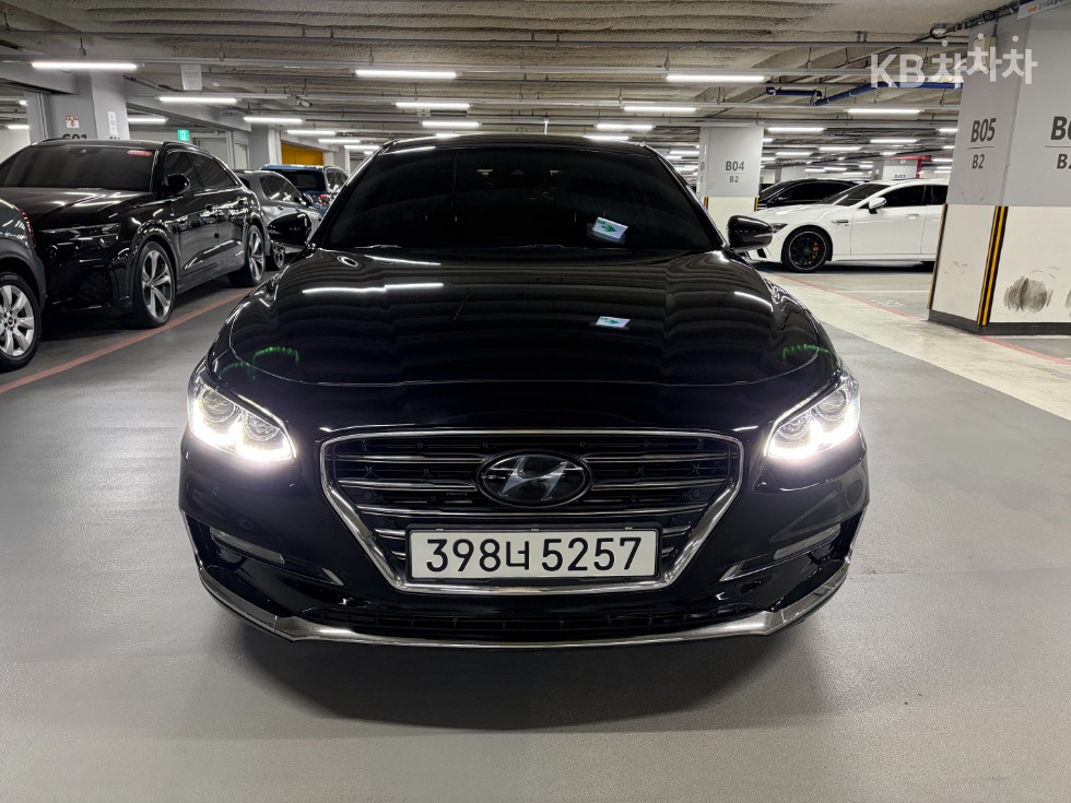 Hyundai Grandeur BASE MODEL — фото 1