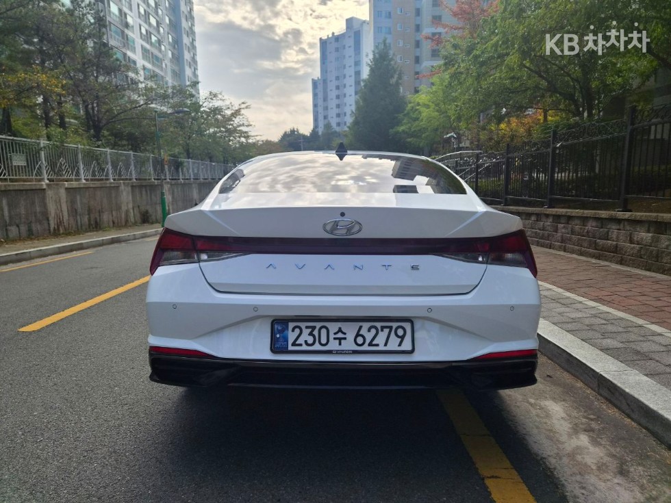 Hyundai Avante — фото 3
