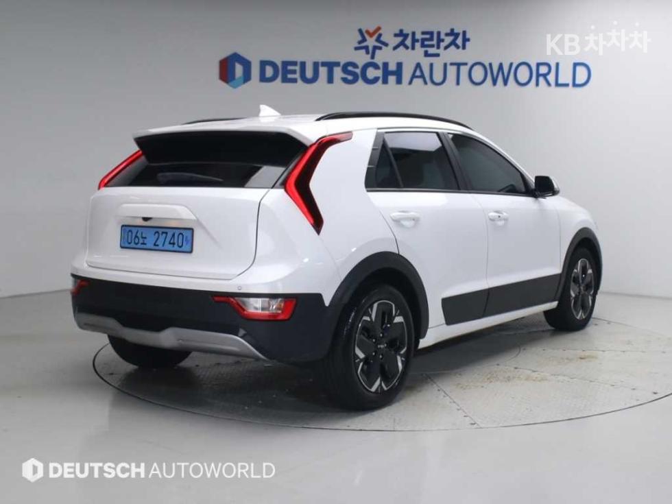 Kia BASE MODEL — фото 2