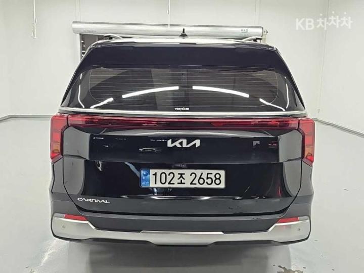 Kia Carnival — miniaturë 3