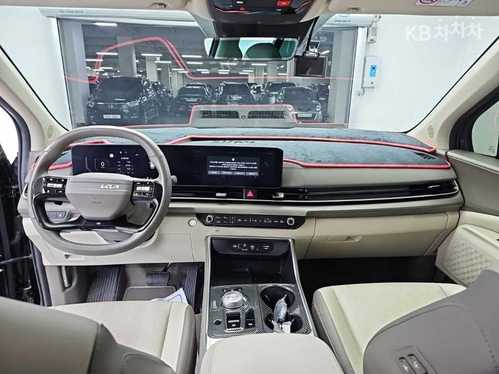 Kia Carnival — miniaturë 7