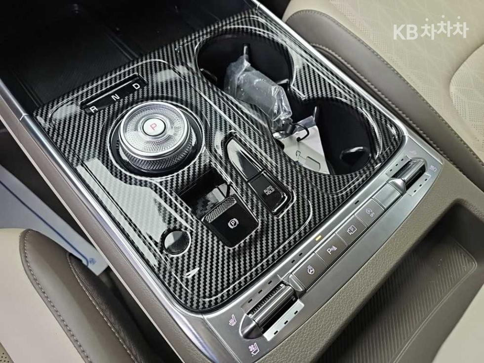 Kia Carnival — miniaturë 8