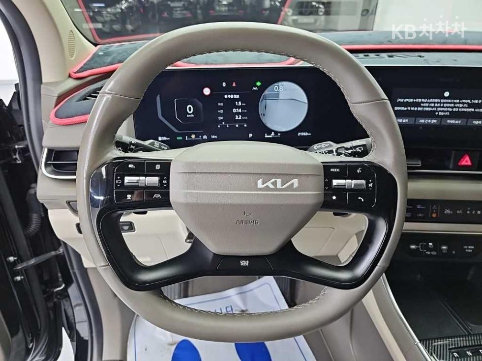 Kia Carnival — miniaturë 9