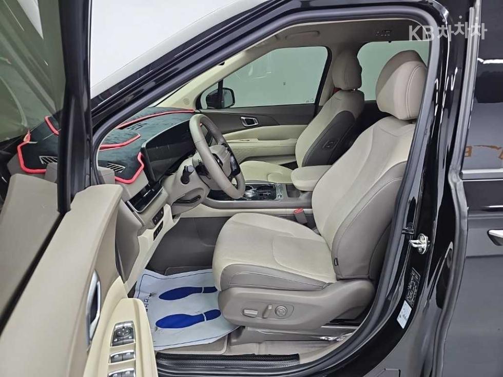 Kia Carnival — miniaturë 11