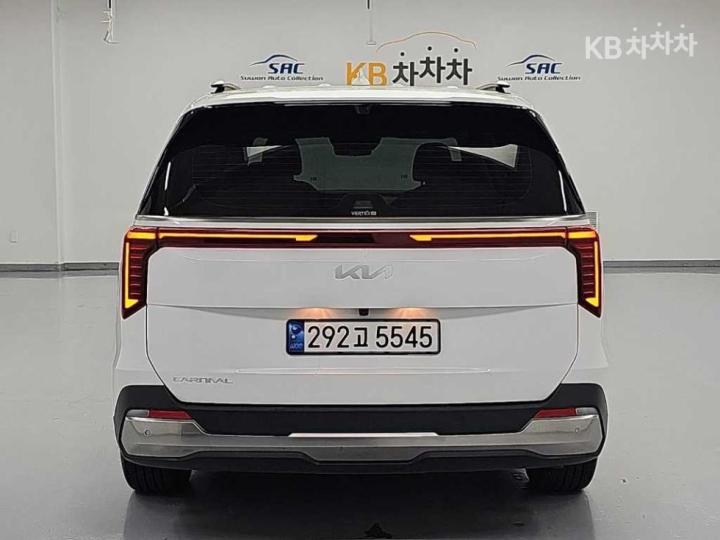 Kia Carnival — miniaturë 3