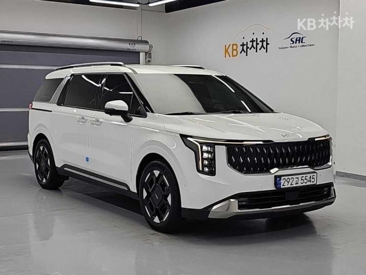 Kia Carnival — miniaturë 4