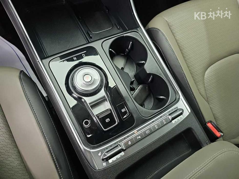 Kia Carnival — miniaturë 8