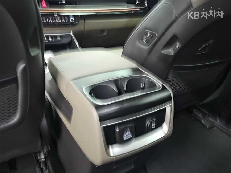 Kia Carnival — miniaturë 13