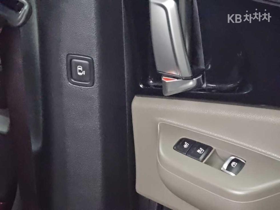 Kia Carnival — miniaturë 14